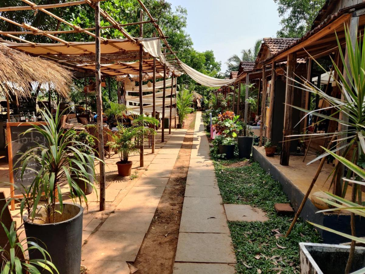 Wonderland Hostel Anjuna Exterior foto