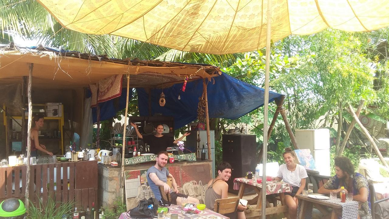 Wonderland Hostel Anjuna Exterior foto